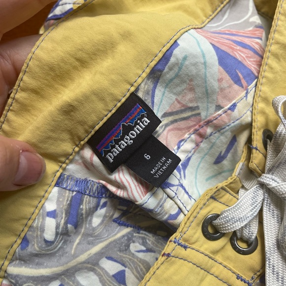 Patagonia 100% recycled nylon shorts - Picture 4 of 4